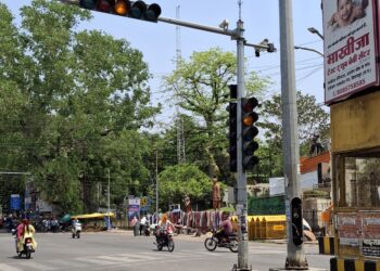 भीषण गर्मी के बीच बड़ा फैसला: इस जिले में दोपहर 12 से 4 बजे तक बंद रहेंगे ट्रैफिक सिग्नल