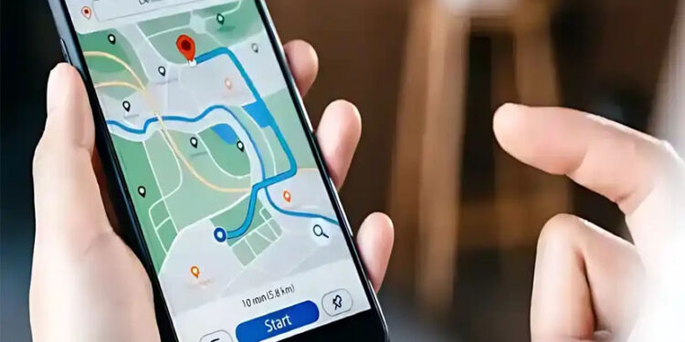 गूगल मैप ने भटकाया रास्ता, आधी रात ट्रेलर गली में घुसा, कई वाहनों को टक्कर