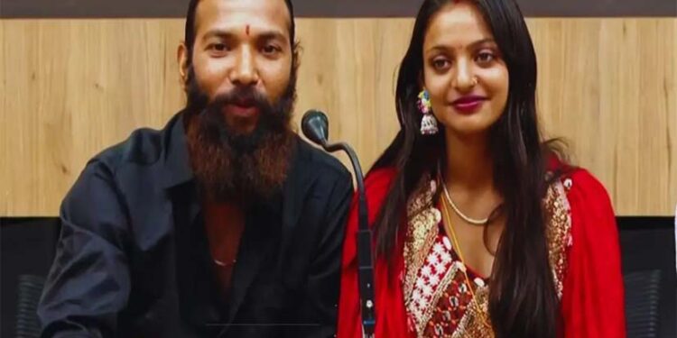 मोनालिसा’ 16 साल की निकली, FIR दर्ज होने के बाद गिरफ्तारी की तलवार लटकी