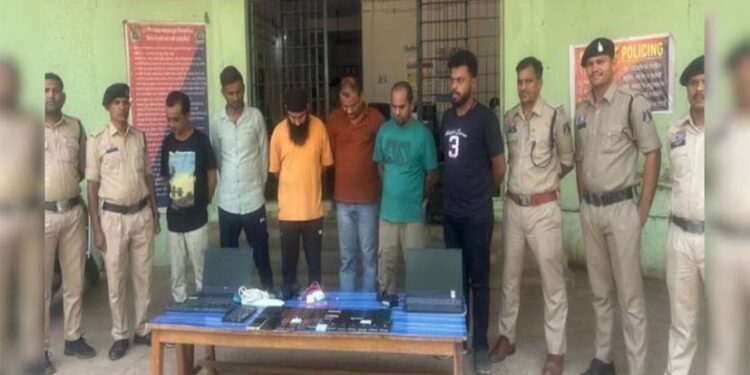 महासमुंद में पुलिस की बड़ी कार्रवाई, IPL सट्टेबाजी मामले में 6 आरोपी गिरफ्तार; 2.5 करोड़ का माल जब्त