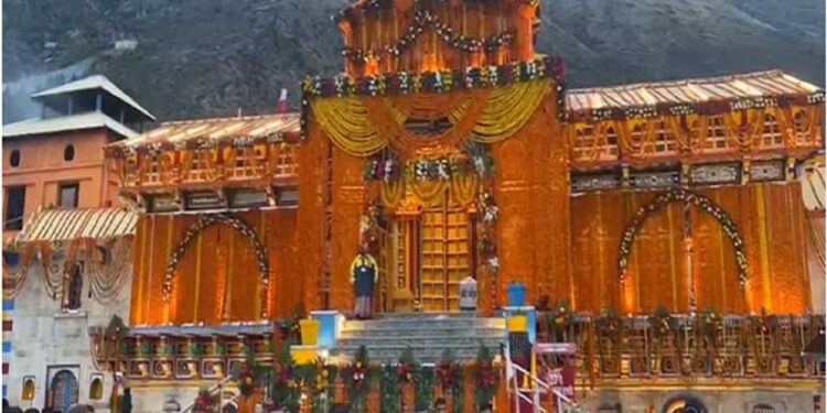 कल खुलेंगे बदरीनाथ धाम के कपाट, तीन चाबियों से खुलेगा पवित्र ताला