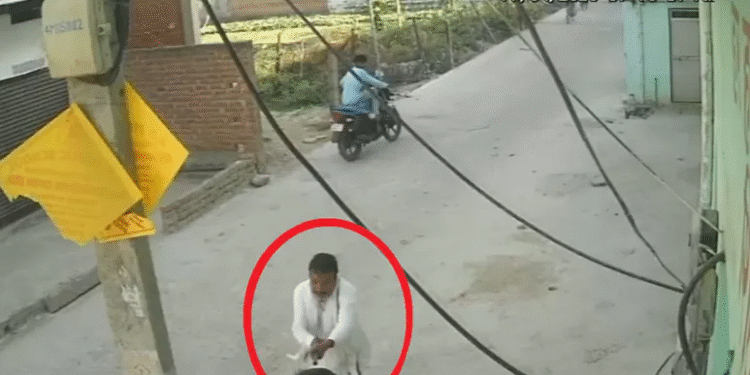 Senior Advocate Murder Video: खौफनाक VIDEO, वरिष्ठ अधिवक्ता के सीने पर कट्टा सटाकर मारी गोली, फिर Bike नहीं हुई चालू