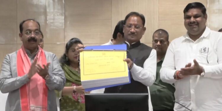 छत्तीसगढ़ बोर्ड रिजल्ट 2026 घोषित: 10वीं में 77.15% और 12वीं में 83.04% छात्र पास, लड़कियों ने फिर बाजी मारी