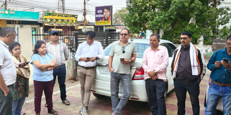 Raipur News: गंदगी मिलने पर 15 हजार का जुर्माना, ठेकेदारों को नोटिस