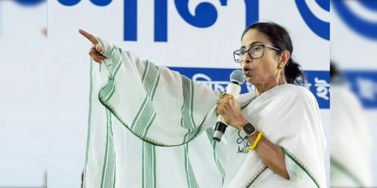 बंगाल का सियासी संग्राम: ममता बनर्जी के प्रस्तावक पर IT की रेड