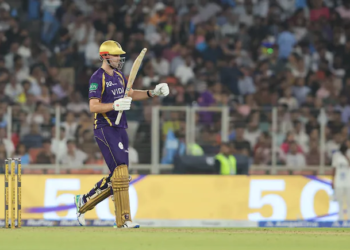 VIDEO: आखिर रंग में लौटा KKR का 23.20 करोड़ी ऑलराउंडर, खूब बरसाए छक्के-चौके, जमा दिया रंग