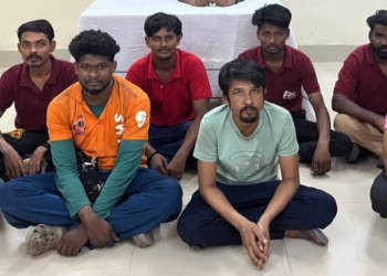 दुर्ग स्टेशन पर 16 अवैध वेंडर पर कार्रवाई लेकिन आरपीएफ इंस्पेक्टर और कमर्शियल इंस्पेक्टर पर कार्रवाई नहीं, क्यों ?