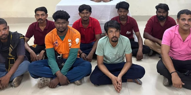 दुर्ग स्टेशन पर 16 अवैध वेंडर पर कार्रवाई लेकिन आरपीएफ इंस्पेक्टर और कमर्शियल इंस्पेक्टर पर कार्रवाई नहीं, क्यों ?