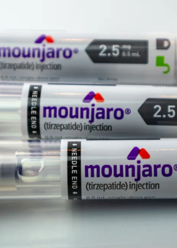 ड्रग कंट्रोल विभाग के अधिकारियों ने भारी मात्रा में मौंजारों इंजेक्शन पकड़ा