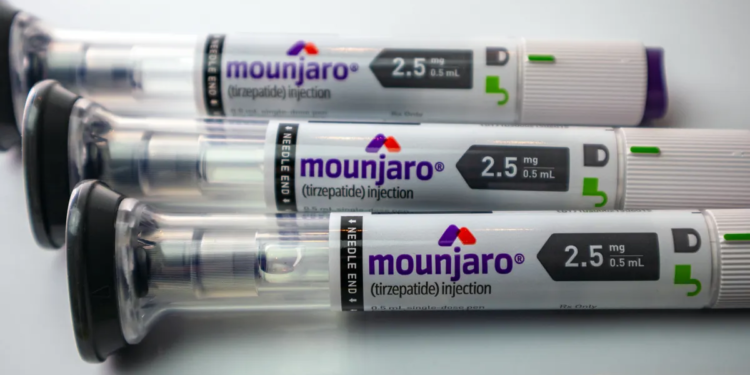 ड्रग कंट्रोल विभाग के अधिकारियों ने भारी मात्रा में मौंजारों इंजेक्शन पकड़ा