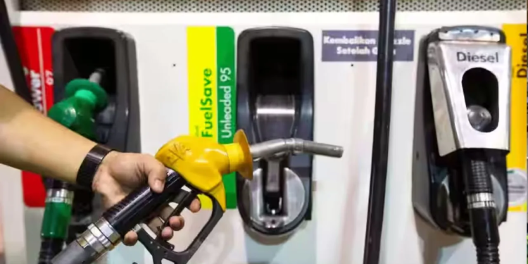 CG News: सरगुजा में पेट्रोल-डीजल संकट गहराया, 95% पंप हुए ड्राई, इंडियन ऑयल और एचपी के पंपों ने रोकी सप्‍लाई