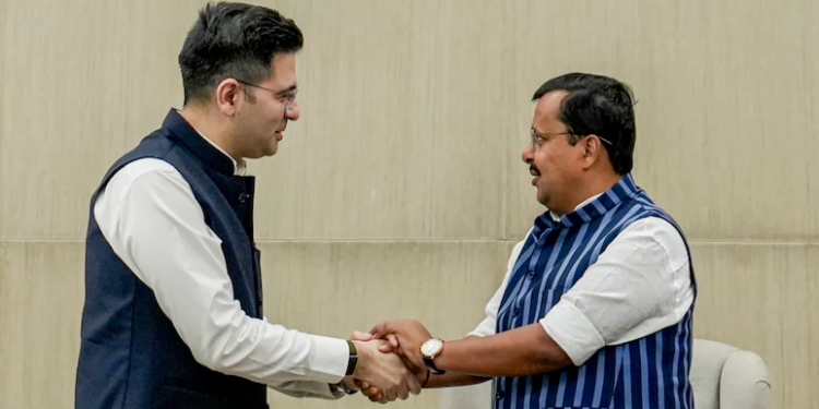 BJP में ‘होकर भी’ पार्टी के नहीं हो पाए राघव चड्ढा समेत AAP के बागी सांसद, जानिए कहां फंस रहा पेंच