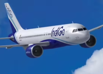 Emergency Landing at Raipur Airport:  फ्लाइट में अचानक बिगड़ी महिला की तबीयत, जान बचाने के लिए सैकड़ों फीट की ऊंचाई से जमीन पर उतरा प्लेन, रायपुर में इमरजेंसी लैंडिंग