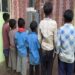 अपने ही बच्चों को मां-बाप ने दलाल को बेचा, तस्करी के मामले में 6 मासूमों का रेस्क्यू