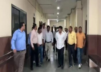 शराब दुकानों में 115 करोड़ का ओवरटाइम घोटाला, ACB-EOW की बड़ी कार्रवाई, 7 आरोपी गिरफ्तार