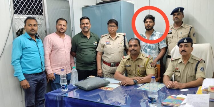 मुंबई में हत्या कर फरार हुआ आरोपी रायपुर रेलवे स्टेशन पर दबोचा गया
