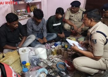 रायपुर में घर से मिला देसी बम बनाने का सामान, इलाके में मचा हड़कंप