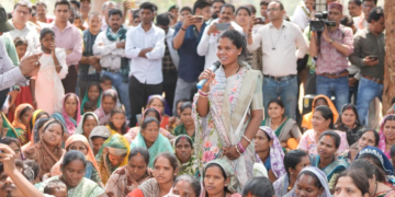 आम की छांव में ‘लखपति दीदियों’ को मिला ‘करोड़पति’ बनने का हौसला: कबीरधाम में भावुक हुए मुख्यमंत्री