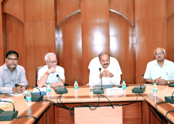 बिजली सप्लाई को बेहतर बनाने नई तकनीकों और एआई का करें अधिकतम उपयोग – सुबोध कुमार सिंह