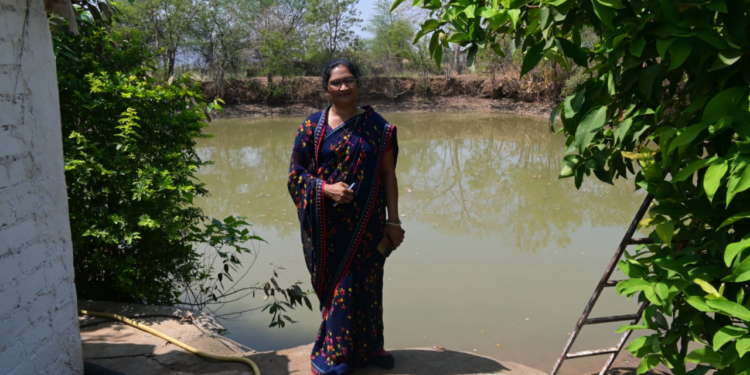 सुकुलदैहान की संजना बनीं ‘लखपति दीदी’: समूह से जुड़कर बदली तकदीर, अब हर महीने कमा रहीं 60 हजार रुपये