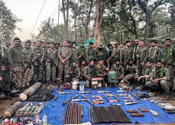 अबूझमाड़ के जंगलों में BSF की बड़ी कार्रवाई, भारी मात्रा में नक्सली हथियार और विस्फोटक बरामद