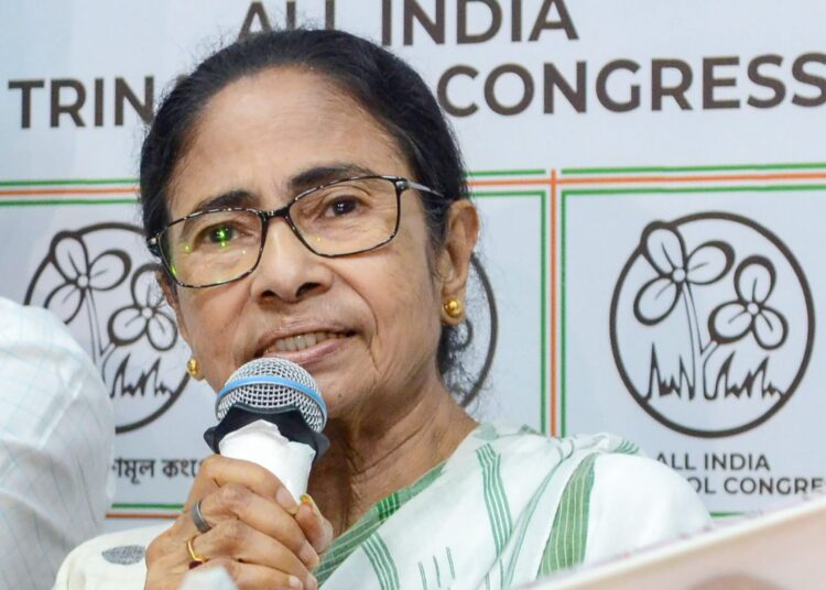भाजपा के सत्ता में आते ही बदले सुर, TMC ने पांच नेताओं को थमाया नोटिस; पूछा- कार्रवाई क्यों न की जाए