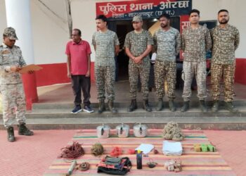 नारायणपुर पुलिस को बड़ी सफलता, टेकला के जंगल से 24 लाख रुपये नकद और नक्सल सामग्री बरामद