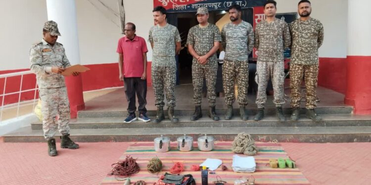 नारायणपुर पुलिस को बड़ी सफलता, टेकला के जंगल से 24 लाख रुपये नकद और नक्सल सामग्री बरामद