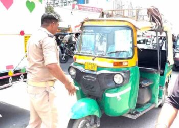 यातायात पुलिस की बड़ी कार्रवाई, एक ही दिन में 100 से ज्यादा ऑटो चालकों पर कार्रवाई