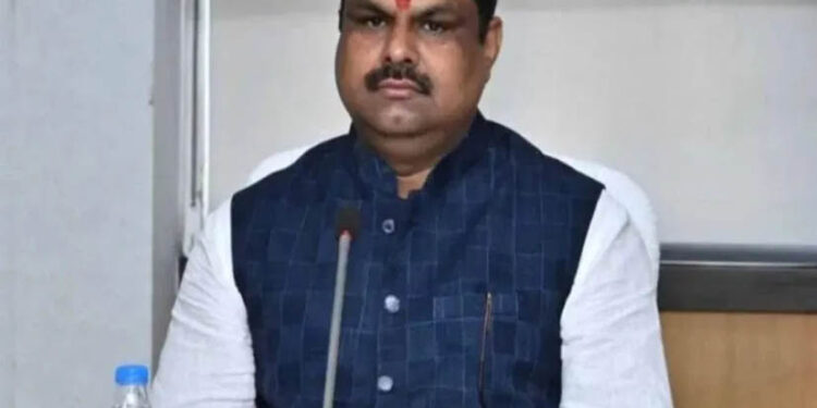 स्कूल शिक्षा मंत्री गजेंद्र यादव ने अधिकारियों को दिए निर्देश, ‘5वीं के छात्रों को 20तक पहाड़ा और फर्राटेदार इंग्लिश आनी चाहिए’