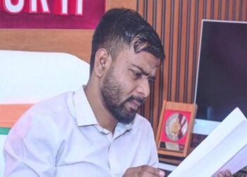 विधायक रामकुमार टोप्पो की गिरफ्तारी की मांग पर अड़े तहसीलदार, आज से अनिश्चितकालीन हड़ताल