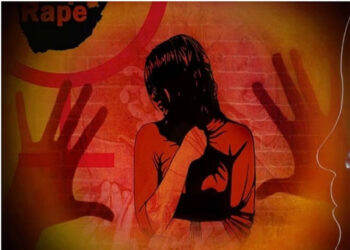 वायुसेना अधिकारी की पत्नी से कथित दुष्कर्म और धर्मांतरण के दबाव का आरोप, आरोपी फरार; वीडियो वायरल