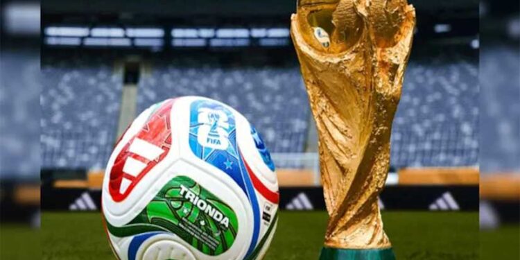 FIFA World Cup 2026: ऑफिशियल फुटबॉल को करना पड़ता है चार्ज, जानिए इसके हैरान करने वाले फीचर्स