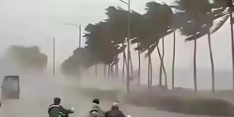 इंतजार खत्म! केरल में पहुंचा मानसून, 24 राज्यों में आंधी-बारिश का अलर्ट; IMD ने जारी की चेतावनी