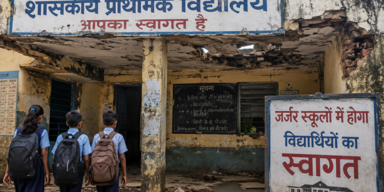 छत्तीसगढ़ के इस जिले में स्कूलों का बुरा हालः जर्जर स्कूलों में होगा विद्यार्थियों का स्वागत