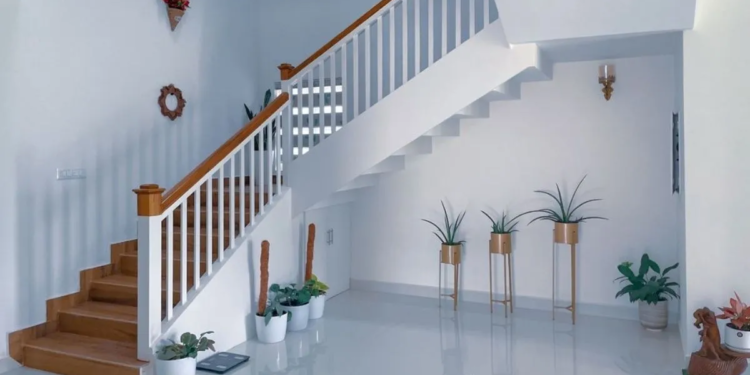 Stairs Vastu: घर में सीढ़ियों के नीचे भूलकर भी न रखें ये चीजें, वरना बढ़ सकता है वास्तु दोष और आर्थिक नुकसान