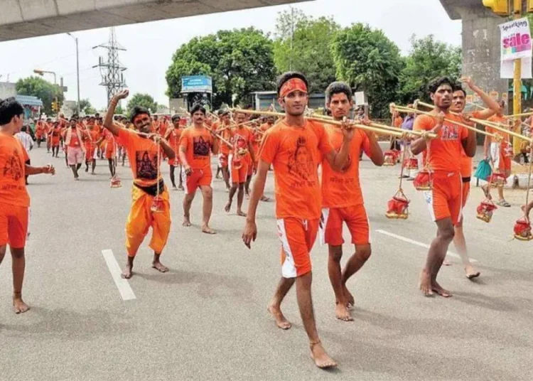 भगवान शिव से जुड़ी है कांवड़ यात्रा की परंपरा, जानिए कैसे हुई इसकी शुरुआत