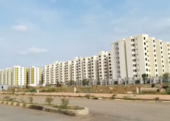 एक ही कॉलोनी में दो समितियों पर विवाद