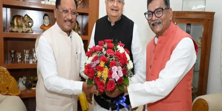 13 जुलाई से शुरू होगा छत्तीसगढ़ विधानसभा का मानसून सत्र, स्पीकर हाउस में रमन सिंह से मिले सीएम साय