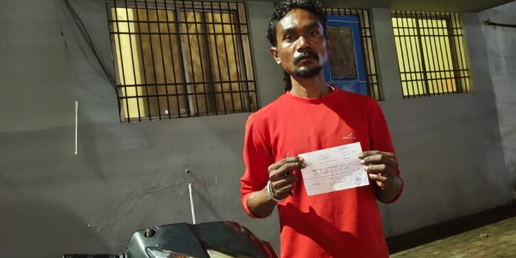 चार युवकों की स्टंटबाजी पड़ी महंगी, रायपुर ट्रैफिक पुलिस ने काटा 4,500 रुपये का चालान