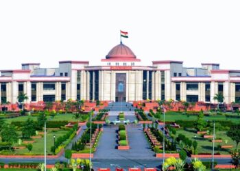 स्कूलों में मंत्रोच्चार पर याचिका खारिज, सबूत के साथ दोबारा याचिका दायर करने की छूट