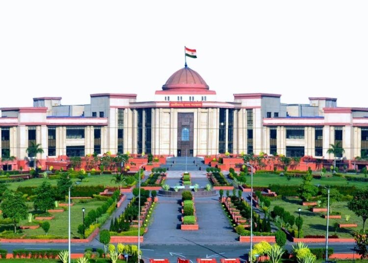 स्कूलों में मंत्रोच्चार पर याचिका खारिज, सबूत के साथ दोबारा याचिका दायर करने की छूट