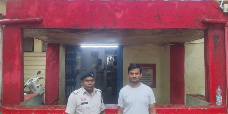 रायपुर: पार्षद के फर्जी लेटरहेड और हस्ताक्षर से दस्तावेज बनाने वाला च्वॉइस सेंटर संचालक गिरफ्तार