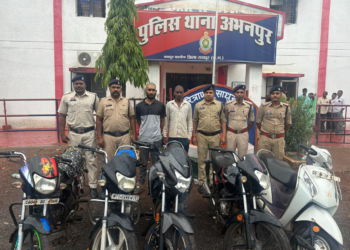 दोपहिया वाहन चोरी करने वाले गिरोह का पर्दाफाश, दो आरोपी और एक नाबालिग सहित तीन गिरफ्तार