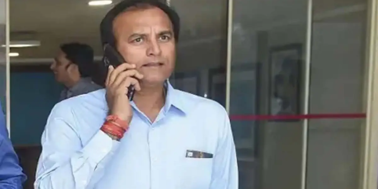 पूर्व क्रिकेटर राजेश चौहान पर एफआईआर दर्ज