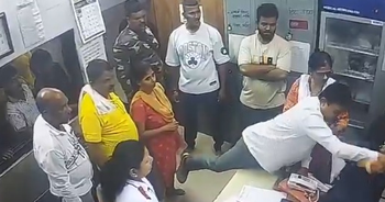 महिला डॉक्टर से मारपीट के आरोप में शिवसेना पार्षद गिरफ्तार, अस्पताल में हमले का वीडियो वायरल