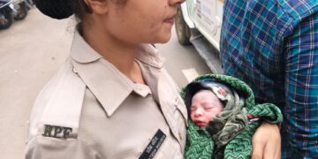 RPF का ‘मिशन जीवन’: सिकंदराबाद-रायपुर एक्सप्रेस में गूंजी किलकारी, RPF और मेडिकल टीम ने चलती ट्रेन में कराया सुरक्षित प्रसव
