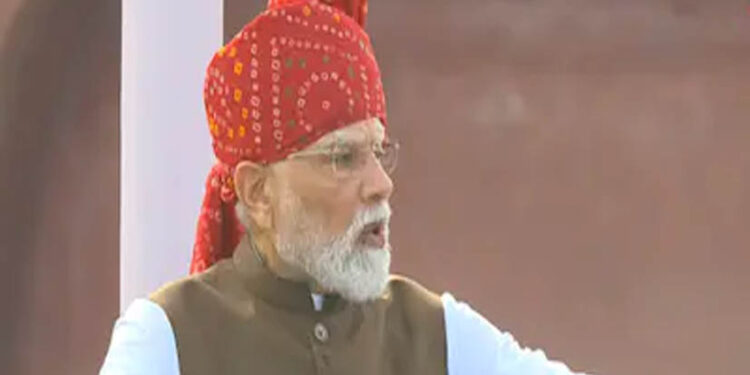 लालकिले से PM मोदी का नक्सलवाद पर बड़ा बयान, बोले- हथियारी नक्सली गए, अब दिमागी नक्सली मौके की तलाश में