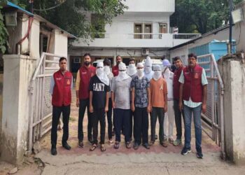 कैंसर की नकली दवा बेचने वाले गिरोह का पर्दाफाश, 17 पकड़े