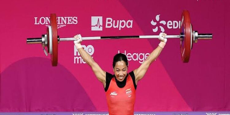 मीराबाई चानू का ऐतिहासिक सिल्वर, एशियाई खेलों में 28 साल बाद भारत को वेटलिफ्टिंग पदक